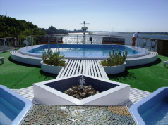 The pool on the RA 2