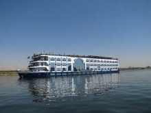 Nile cruise holidays to Egypt - Nile cruise boat near Luxor