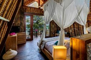 Holidays to the Karma Reef, Gili Meno