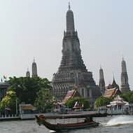 Holidays to Bangkok - Wat Arun, overlooking the river in Bangkok