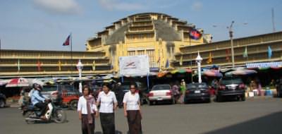 Local market in Phnom Penh - get your locusts here!