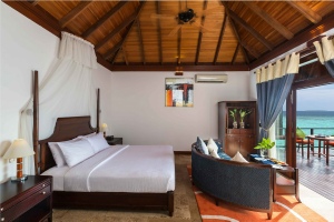 Holidays to the Olhuveli Beach & Spa, Maldives