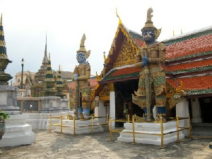 Abu Dhabi, Bangkok & Phuket multicentre holiday 
