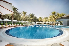 Holidays to the Sheraton Jumeirah Beach, Dubai