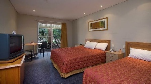 Holidays to the Voyages Outback Pioneer Ayers Rock  Australia