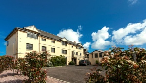Holidays to the Olde Maritime Motor Inn, Great Ocean Road, Australia