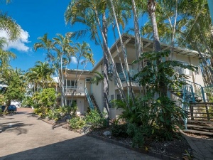 Holidays to the Beach Motel Hervey Bay Queensland Australia