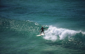 Holidays to Australia with Escape Worldwide - Surfing (copyright Tourism Australia)