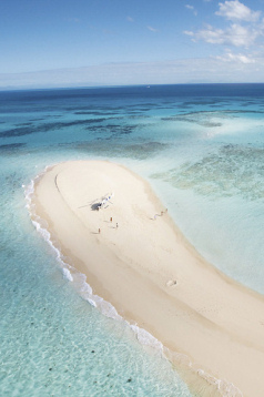 Holidays to Australia with Escape Worldwide - Great Barrier Reef QLD (copyright Tourism and Events Queensland)