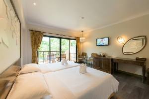 Holidays to The Leaf by Kata Thani Khao Lak