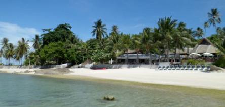 Holidays to Koh Samui with Escape Worldwide - the beach at the Centara Villas Samui