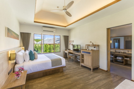 Holidays to the Phi Phi Island Village beach Resort