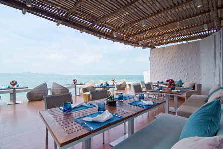 Holidays to the Royal Cliff Beach Hotel Pattaya