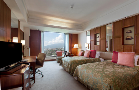 Holidays to the Shangri-La Chiang Mai