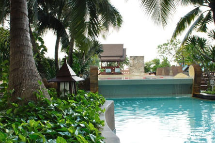 Holidays to the Century Park Hotel, Bangkok